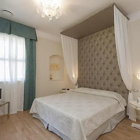 In Sleeps 10 With Pool And Air Con * Μπαβένο