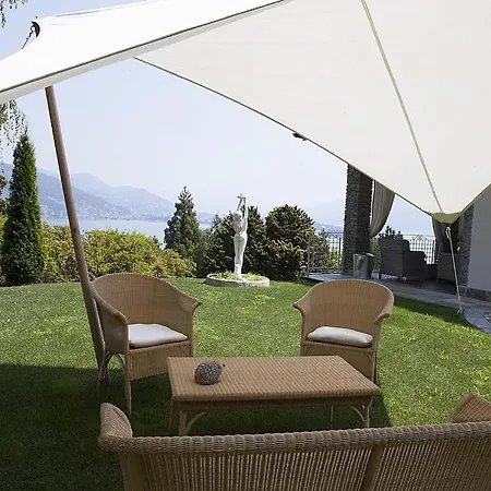 Βίλα In Sleeps 10 With Pool And Air Con *