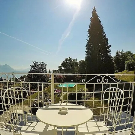 In Sleeps 10 With Pool And Air Con Βίλα