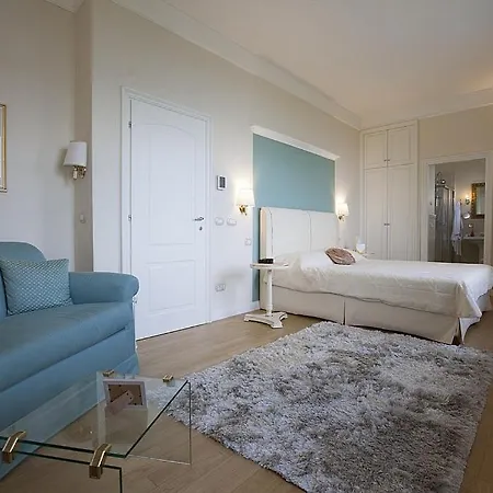 In Sleeps 10 With Pool And Air Con Μπαβένο